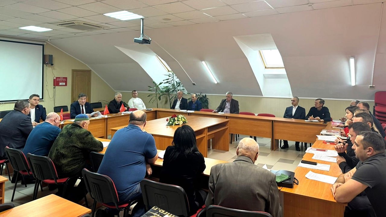 #депутатскаядеятельность. Александр Луганский оценил выставку изделий для фронта, прошедшую в Центре военно-спортивной подготовки имени Никиты Гусева #депутатскаядеятельность. Александр Луганский оценил выставку изделий для фронта, прошедшую в Центре военно-спортивной подготовки имени Никиты Гусева