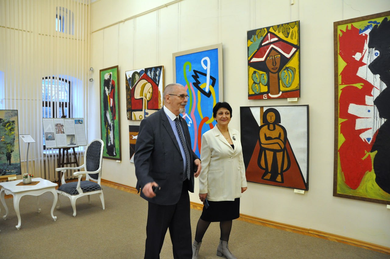 #депутатскаядеятельность. Александр Луганский оценил выставку изделий для фронта, прошедшую в Центре военно-спортивной подготовки имени Никиты Гусева #депутатскаядеятельность. Александр Луганский оценил выставку изделий для фронта, прошедшую в Центре военно-спортивной подготовки имени Никиты Гусева