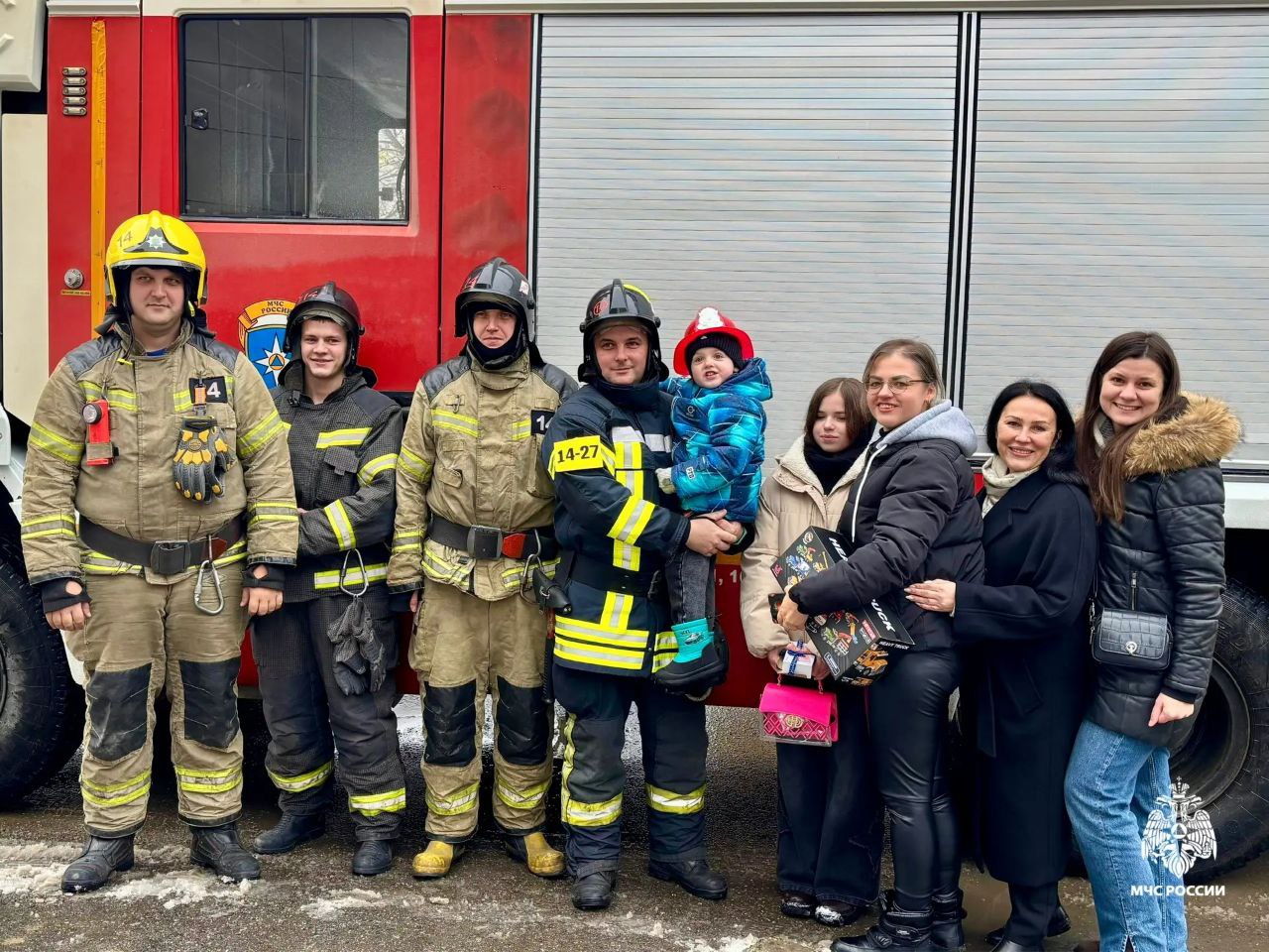 Сотрудники МЧС Ставрополья исполнили мечту маленького Никиты из семьи белгородских переселенцев