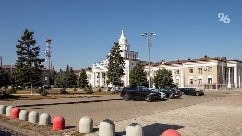 Хама-охранника вокзала в Минводах оштрафовали за оскорбление человека