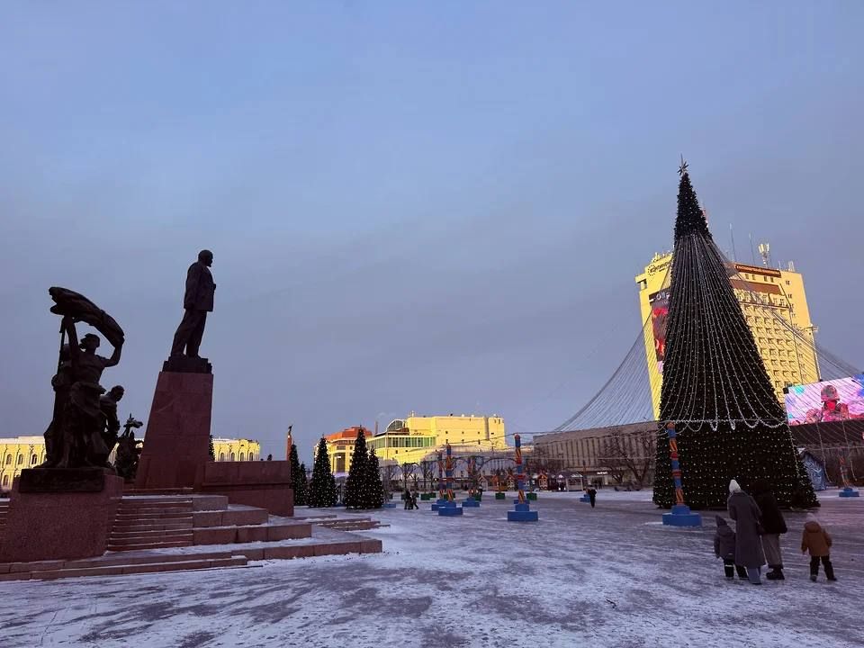 Как центр Ставрополя украшают к новогодним праздникам