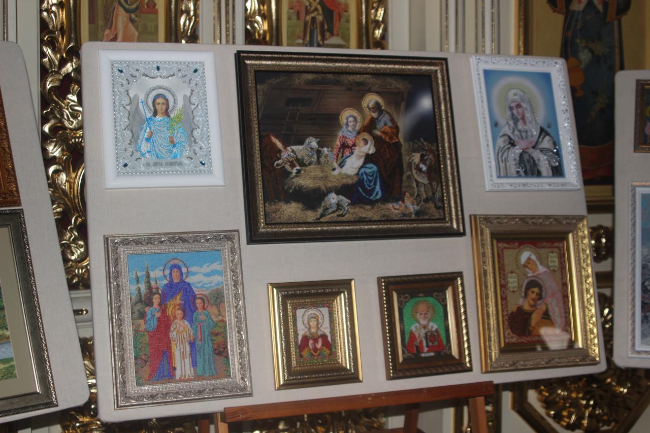 В храме Невинномысска местная мастерица организовывает выставку вышивок В храме Невинномысска местная мастерица организовывает выставку вышивок