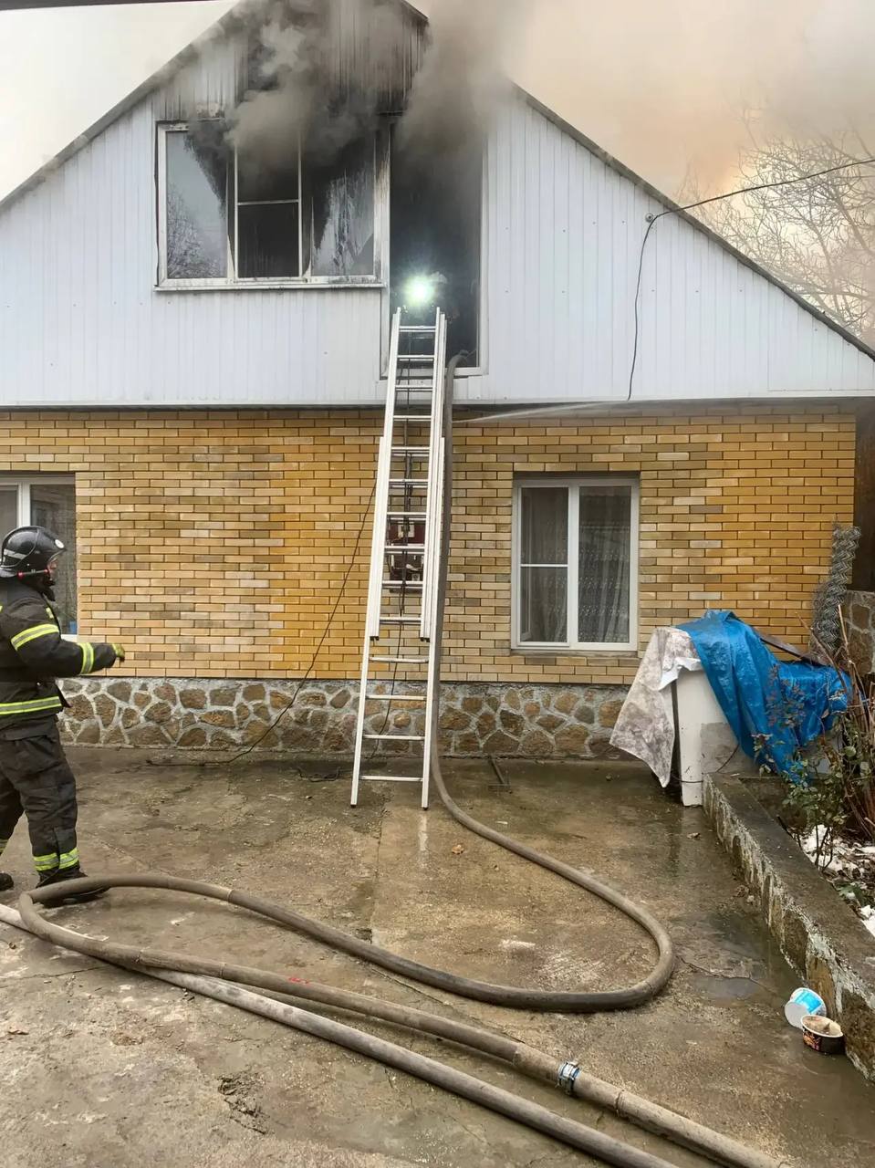 Евгений Моисеев: В Кисловодске произошел пожар в СНТ «Зеленогорский» Евгений Моисеев: В Кисловодске произошел пожар в СНТ «Зеленогорский»