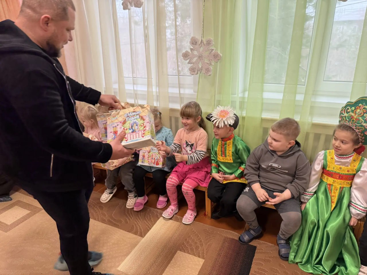 Гуманитарный конвой из Ессентуков достиг новых территорий Гуманитарный конвой из Ессентуков достиг новых территорий