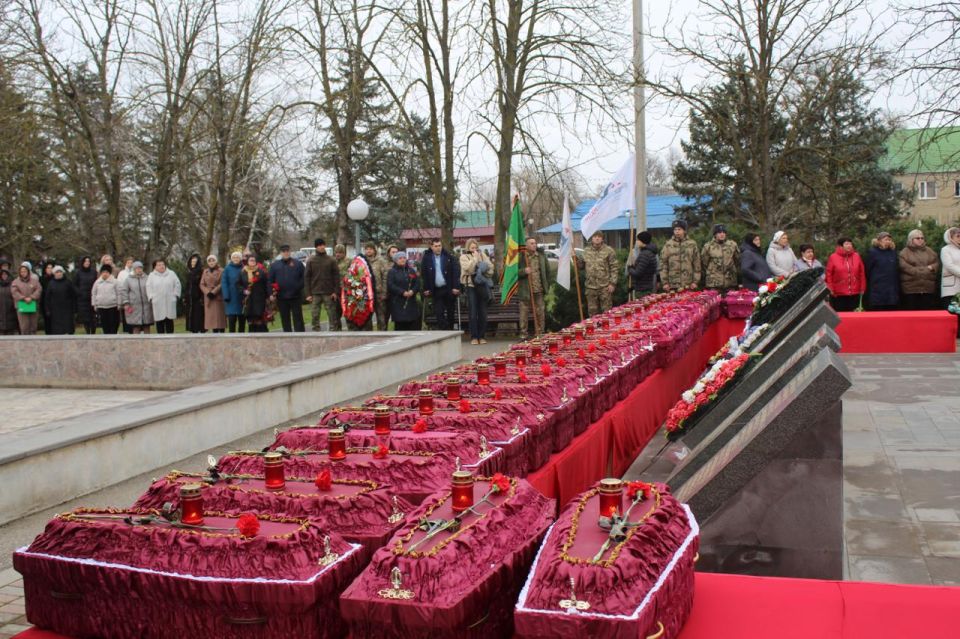 В селе Степновского округа Ставрополья перезахоронили останки воинов