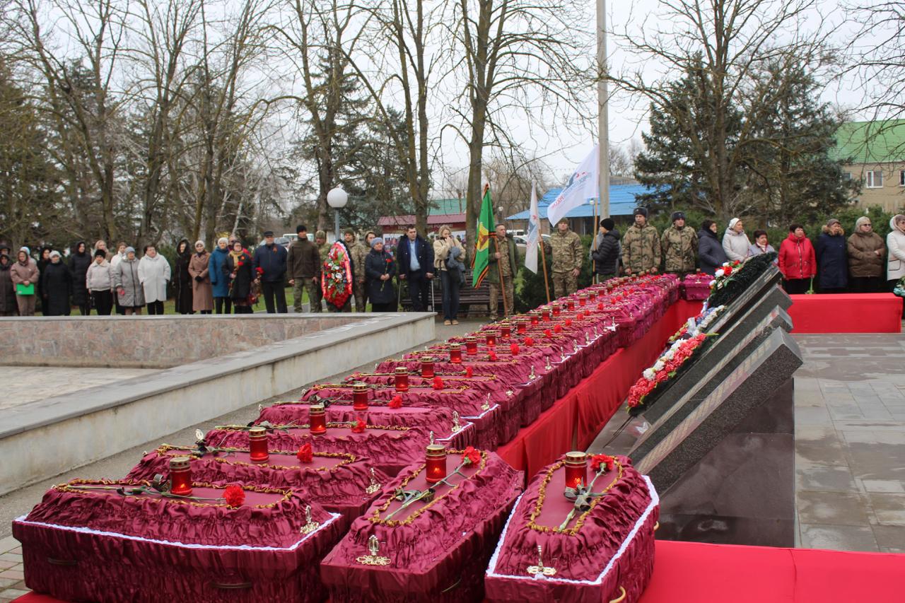 В селе Степновского округа Ставрополья перезахоронили останки воинов