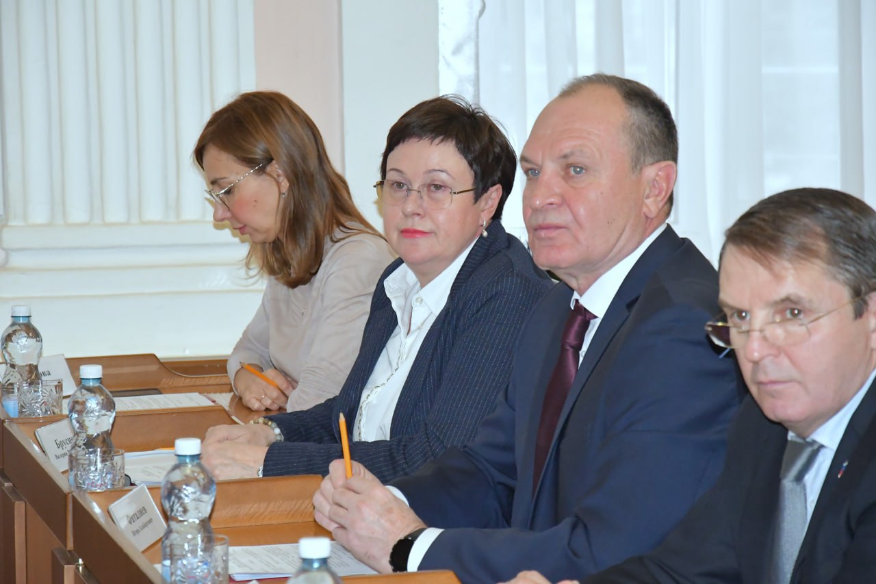 Георгий Колягин провел заключительное в этом году заседание Ставропольской городской Думы Георгий Колягин провел заключительное в этом году заседание Ставропольской городской Думы