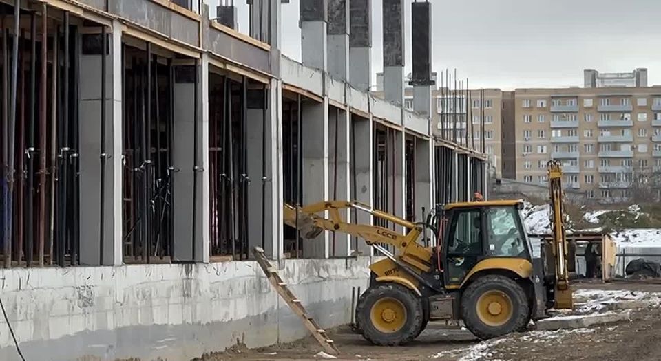 Дмитрий Ворошилов: Завершаем 2025 год продолжением строительства новой школы на 1550 мест