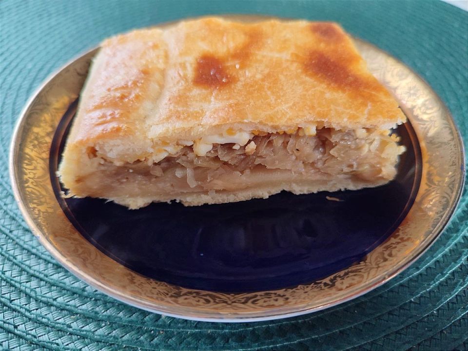 Пирог с капустой: яркое сочетание хрустящего теста и аппетитной начинки