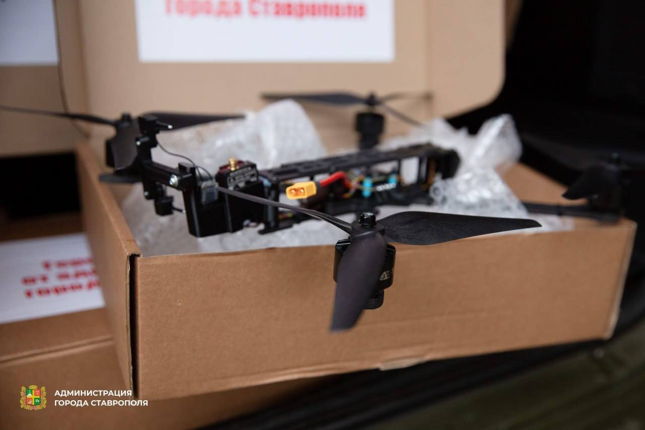 5,5 тонны новогодних гостинцев отправили бойцам СВО из Ставрополя