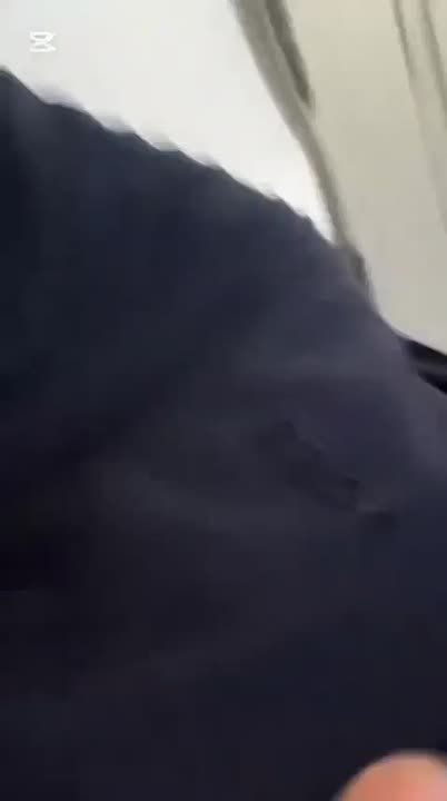 «Если ты будешь плакать, я тоже буду»: ветеран СВО из Дагестана успокоил девочку в самолете во время турбулентности