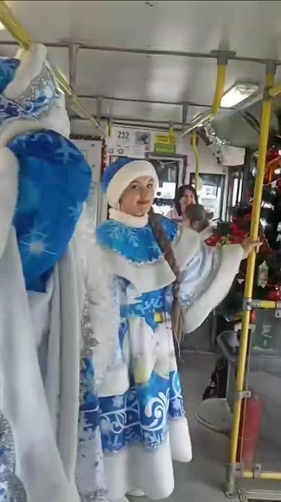 Новогодний троллейбус сегодня колесит по Ставрополю