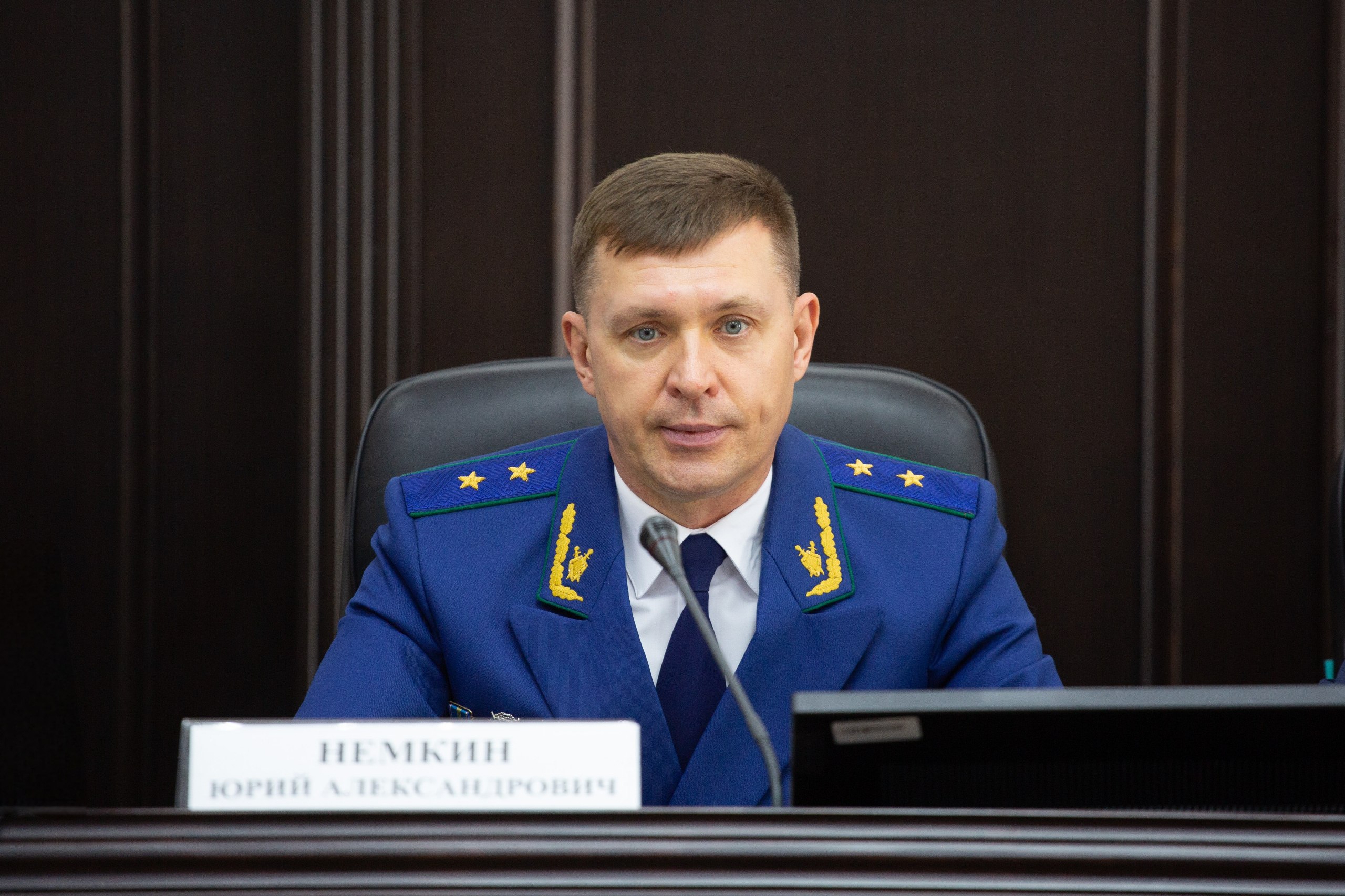 Соблюдение прав защитников Отечества – на особом контроле Юрия Немкина