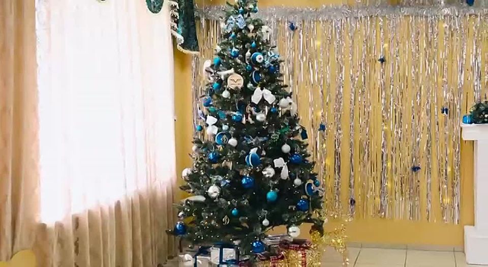 Новогодний спортивный десант побывал в социально-реабилитационном центре для несовершеннолетних в селе Тищенское Изобильненского округа