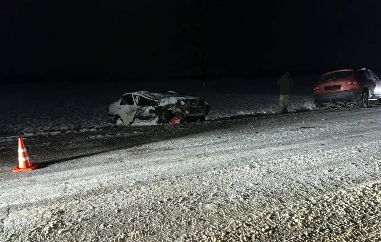 В Новоалександровском округе во встречном столкновении пострадал несовершеннолетний пассажир
