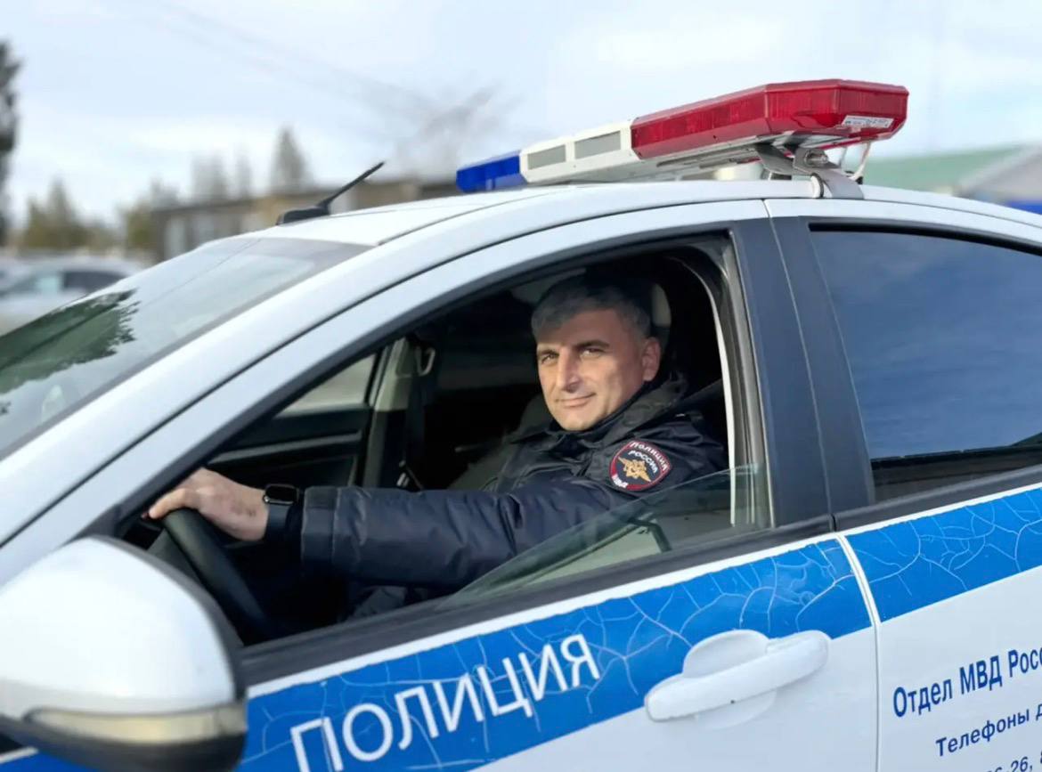 Автоинспекторы Ставрополья оказывают помощь водителям в сложных погодных условиях