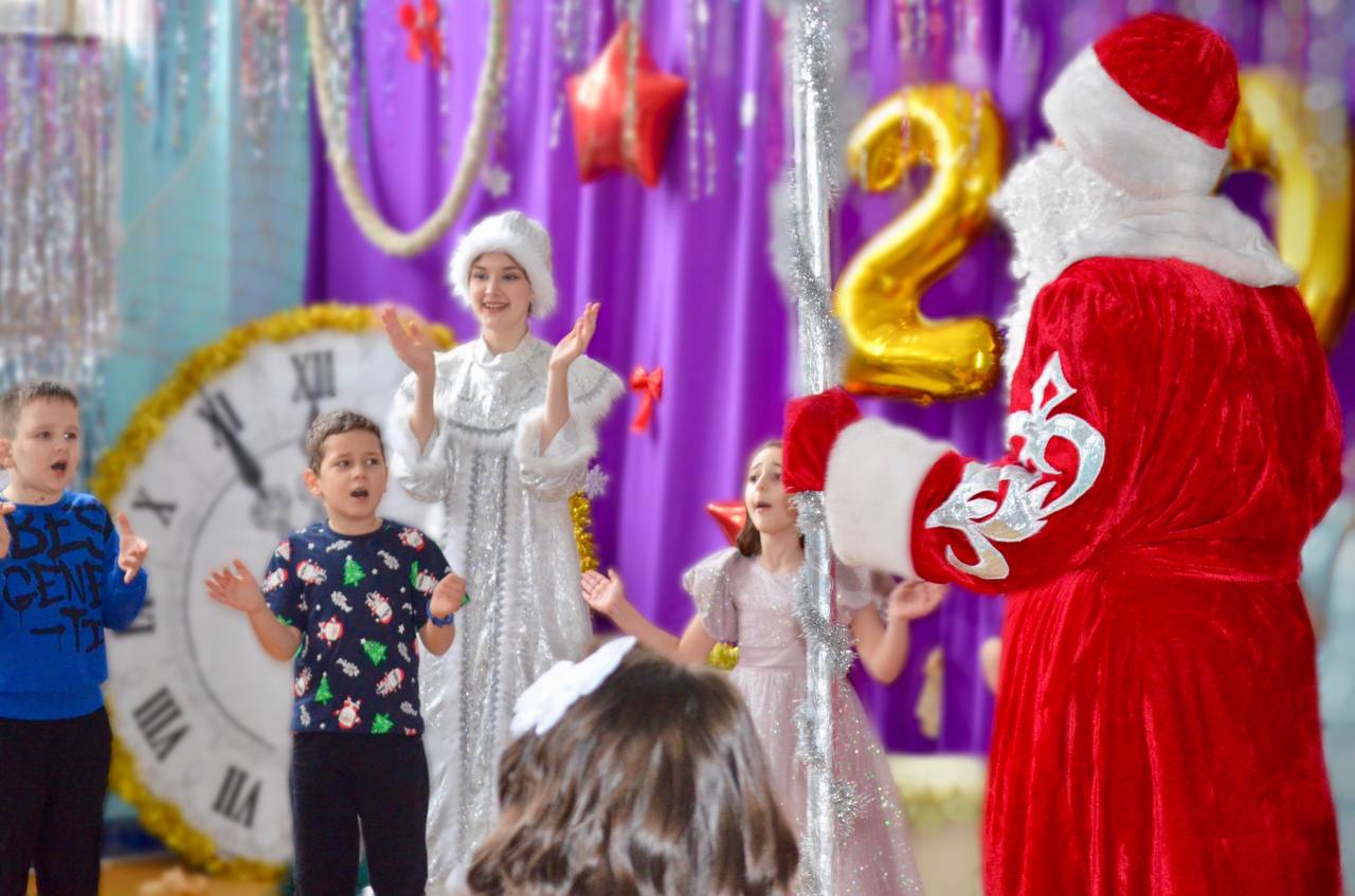 В Железноводске прошла акция «Ёлка безопасности дорожного движения» В Железноводске прошла акция «Ёлка безопасности дорожного движения»