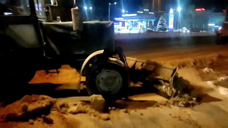 Иван Ульянченко: Продолжаем очищать город от снега и наледи