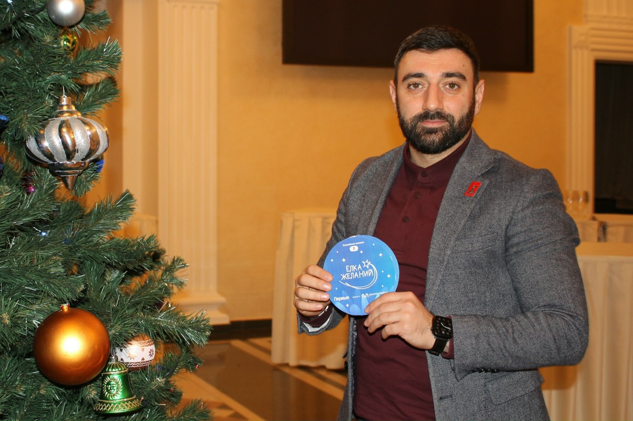 Председатель Общественного совета краевого Главка исполнил новогодние мечты детей из Михайловска в рамках акции «Ёлка желаний»