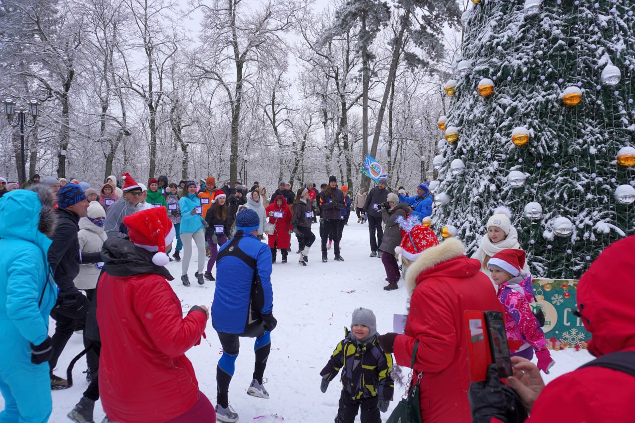 В Железноводск прошёл новогодний забег «Бегу и обещаю 2026»! В Железноводск прошёл новогодний забег «Бегу и обещаю 2026»!