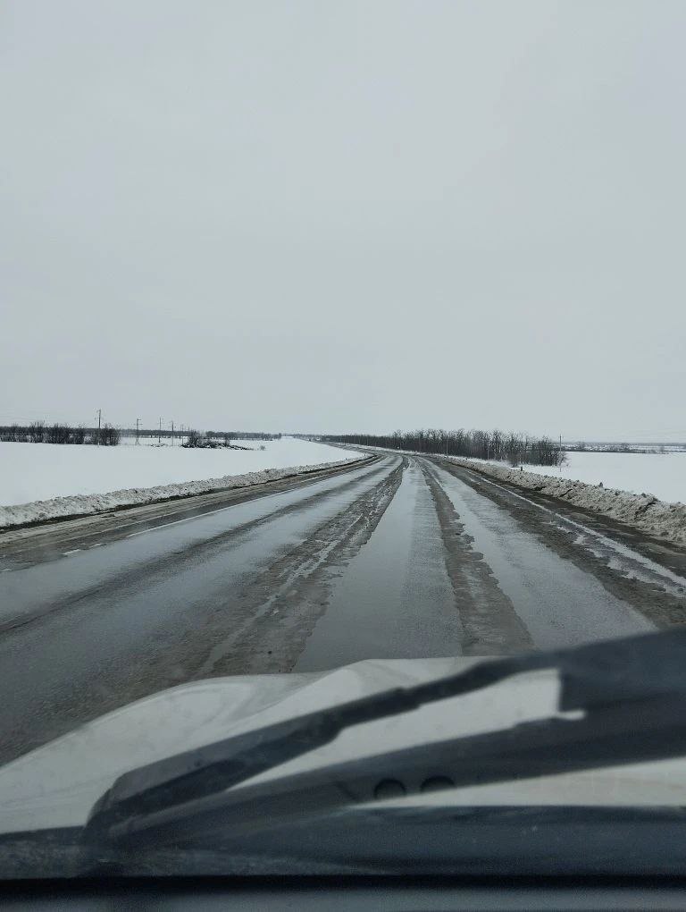 Дорожные службы Ставрополья израсходовали за первые дни нового года около 20 тысяч тонн песко-соляной смеси
