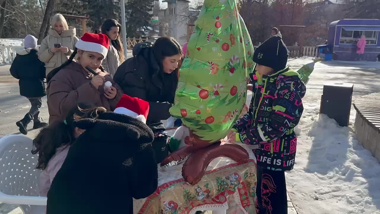 Зарядись новогодним настроением в Комсомольском парке!