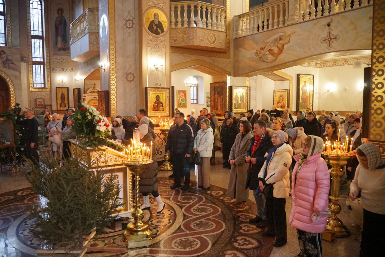 6 января в Ессентукских храмах служатся особенные Божественные литургии 6 января в Ессентукских храмах служатся особенные Божественные литургии