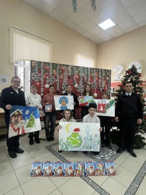 В рамках традиционной благотворительной акции «Полицейский Дед Мороз» сотрудники Ставропольского линейного отдела МВД России на транспорте организовали новогодние поздравления для воспитанников и учащихся учебных заведений:...