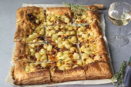 Необычный пирог: Виноград и карамелизированный лук на новом уровне