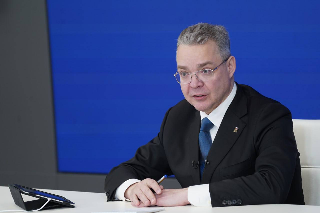 Совмещенная прямая линия и пресс-конференция губернатора Владимира Владимирова завершилась вопросами о планах на 2026 год