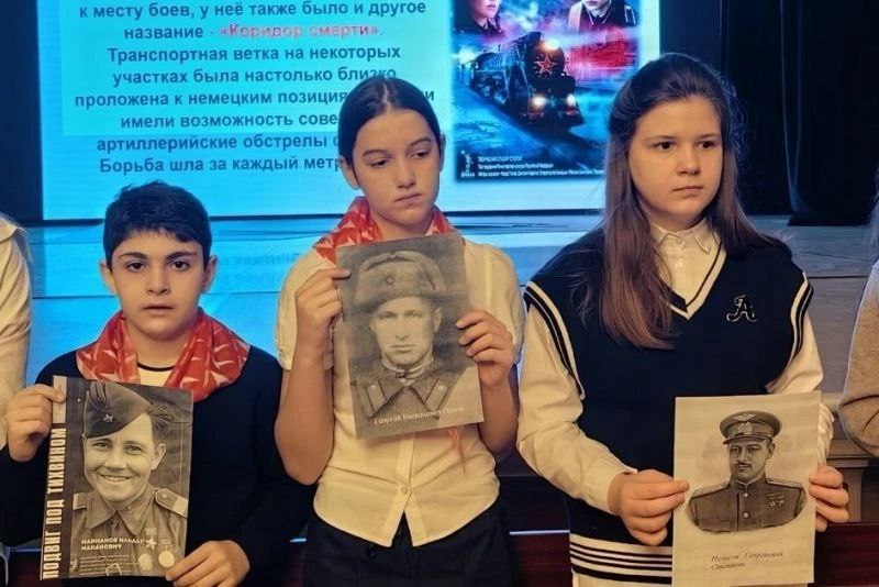 Пятигорские школьники представили галерею портретов «Герои разных народов: защитники Ленинграда» Пятигорские школьники представили галерею портретов «Герои разных народов: защитники Ленинграда»