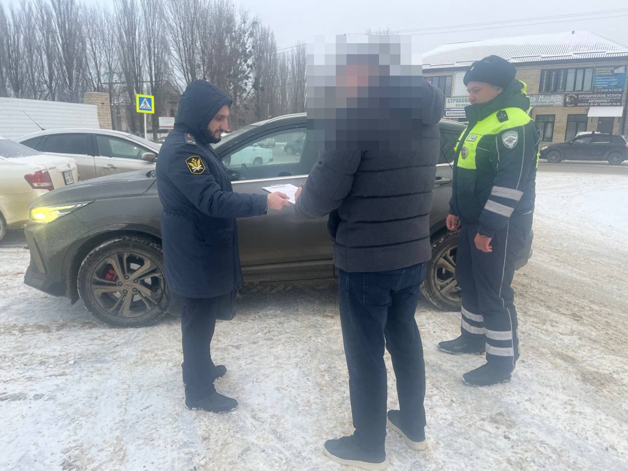 В Шпаковском округе автоинспекторы совместно с судебными приставами выявили водителя с неоплаченными задолженностями