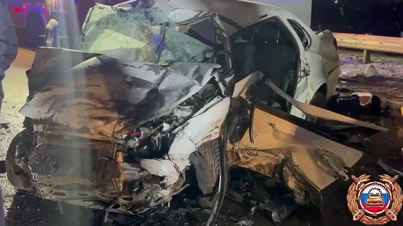 В Шпаковском округе в автоаварии с участием 2 автомобилей погибли 4 человека, еще 2 ребенка пострадали