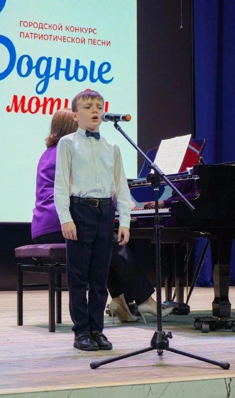 В Ставрополе наградили лауреатов конкурса патриотической песни «Родные мотивы» В Ставрополе наградили лауреатов конкурса патриотической песни «Родные мотивы»