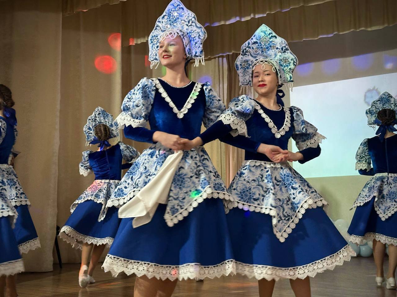 В преддверии Дня российского студенчества автоинспекторы участвуют в торжественных концертах, напоминая о важности соблюдения ПДД В преддверии Дня российского студенчества автоинспекторы участвуют в торжественных концертах, напоминая о важности соблюдения ПДД