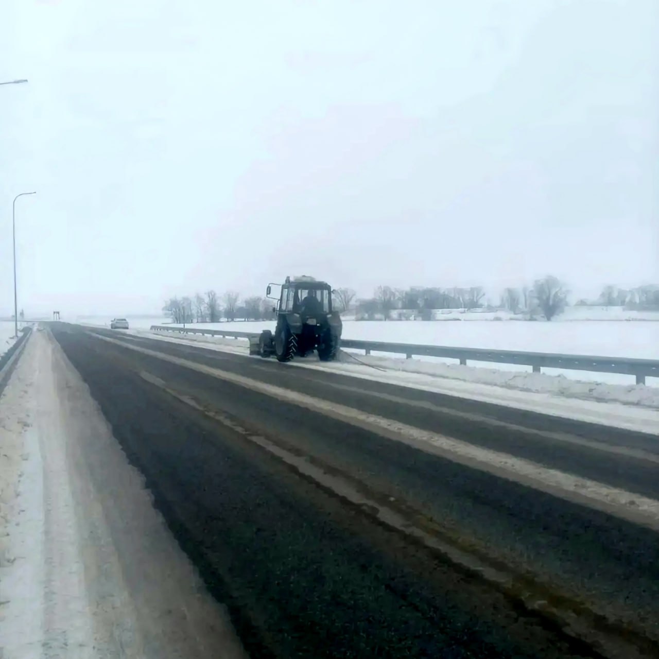 Дороги Ставрополья убирают 420 снегоуборочных машин Дороги Ставрополья убирают 420 снегоуборочных машин