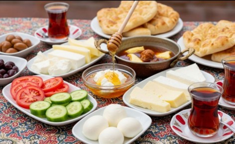 Идеальный завтрак в мирах культур: дневной уют за столом по странам