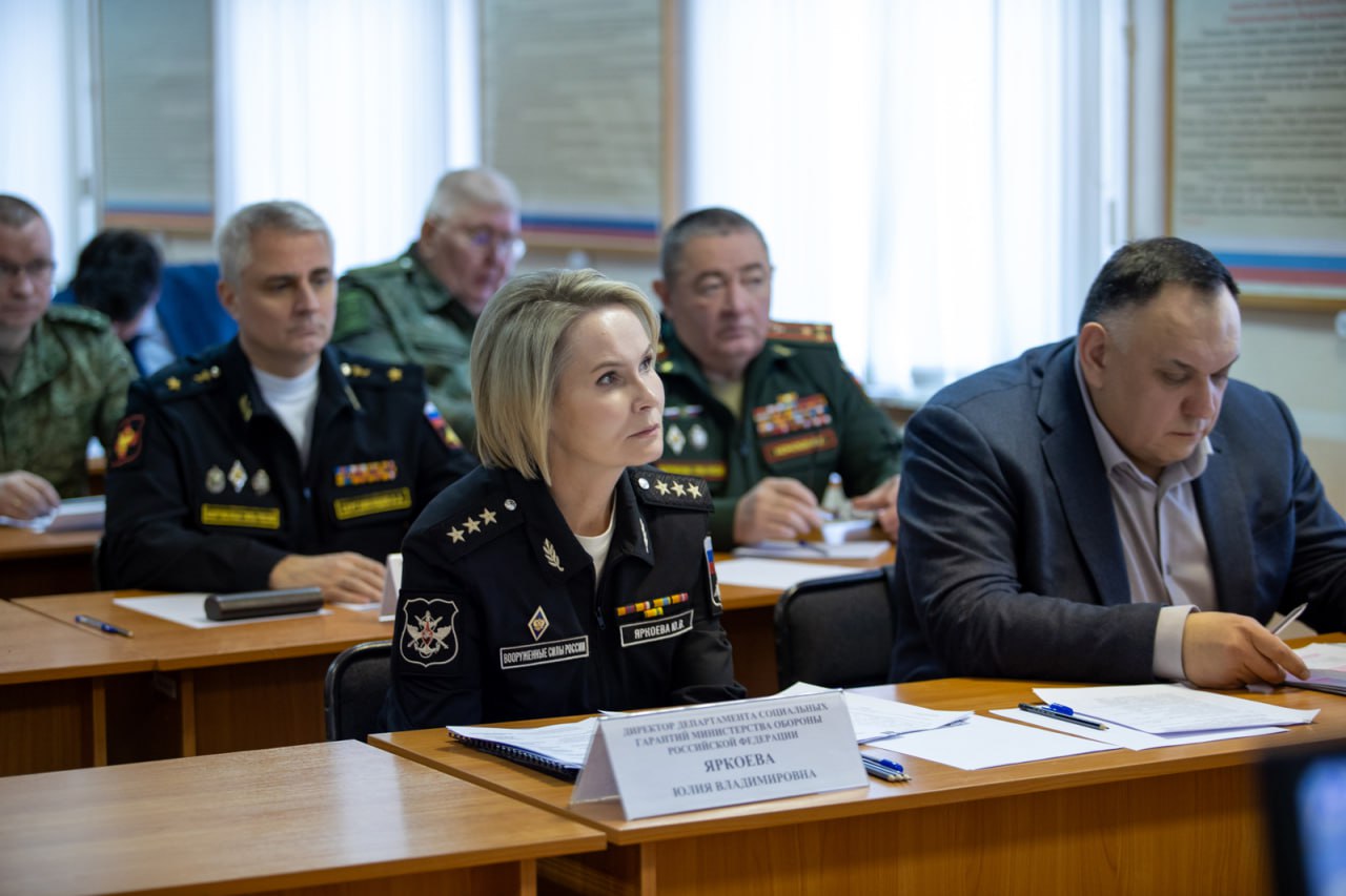 Минобороны России: Статс-секретарь – заместитель Министра обороны РФ Анна Цивилева проверила организацию предоставления мер социальной поддержки и медицинской помощи военнослужащим и членам их семей в ходе рабочей поездки в... Минобороны России: Статс-секретарь – заместитель Министра обороны РФ Анна Цивилева проверила организацию предоставления мер социальной поддержки и медицинской помощи военнослужащим и членам их семей в ходе рабочей поездки в...