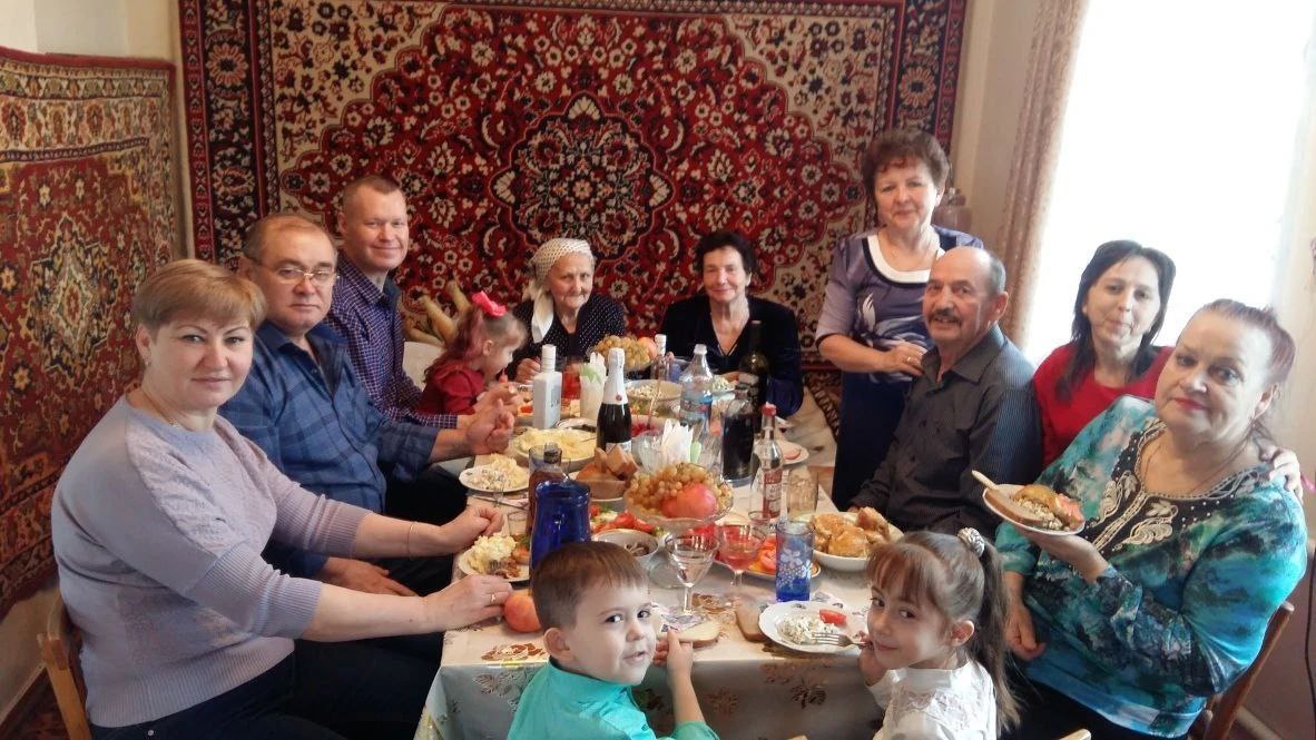 В Ессентуках чествуют с 97-летием труженицу тыла