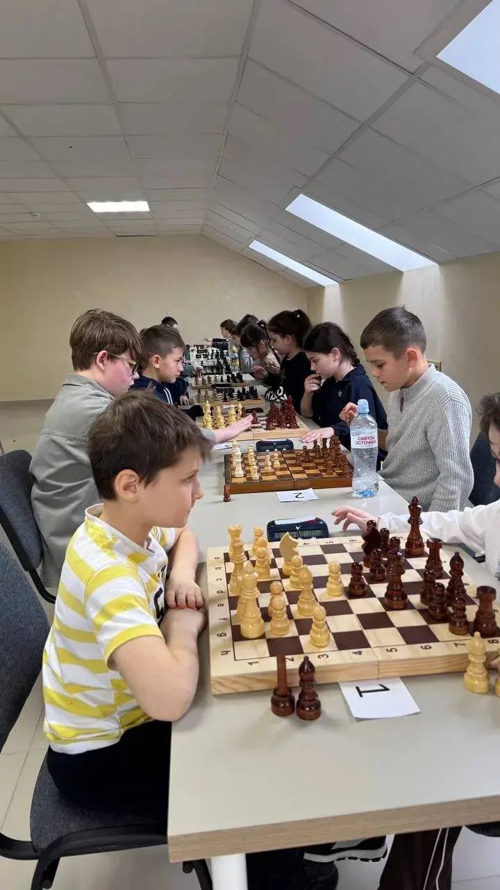 В шахматном клубе "Гамбит" Ставрополя состоялся турнир "Кубок ШК Гамбит", в котором приняли участие более 90 спортсменов из Ставрополя и районов края В шахматном клубе "Гамбит" Ставрополя состоялся турнир "Кубок ШК Гамбит", в котором приняли участие более 90 спортсменов из Ставрополя и районов края