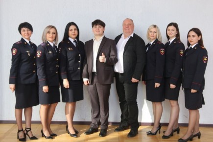 #ХорошихВыходных и прекрасного настроения вам желает творческий коллектив ОМВД России «Изобильненский», который является активным участником ведомственных конкурсов