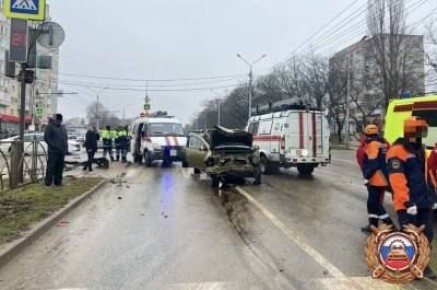 Три человека пострадали в аварии в Ставрополе