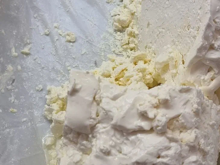 Как правильно хранить сливочное масло в холодильнике, чтобы не испортить продукт: хитрость хозяек