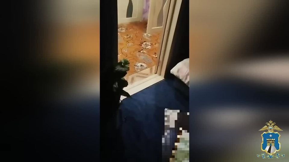 Ставрополец назло падчерице сжёг её свадебное платье, портреты и фотографии