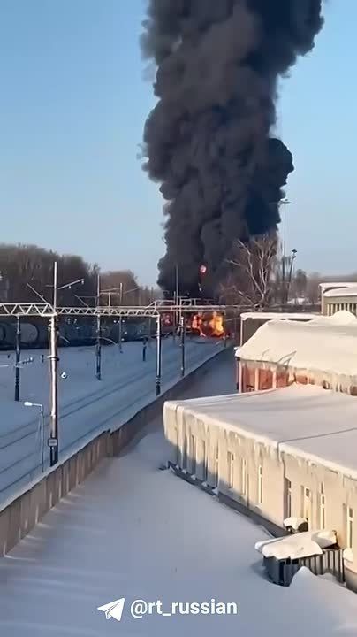 Восемь пассажирских поездов задерживаются из-за схода вагонов в Тамбовской области