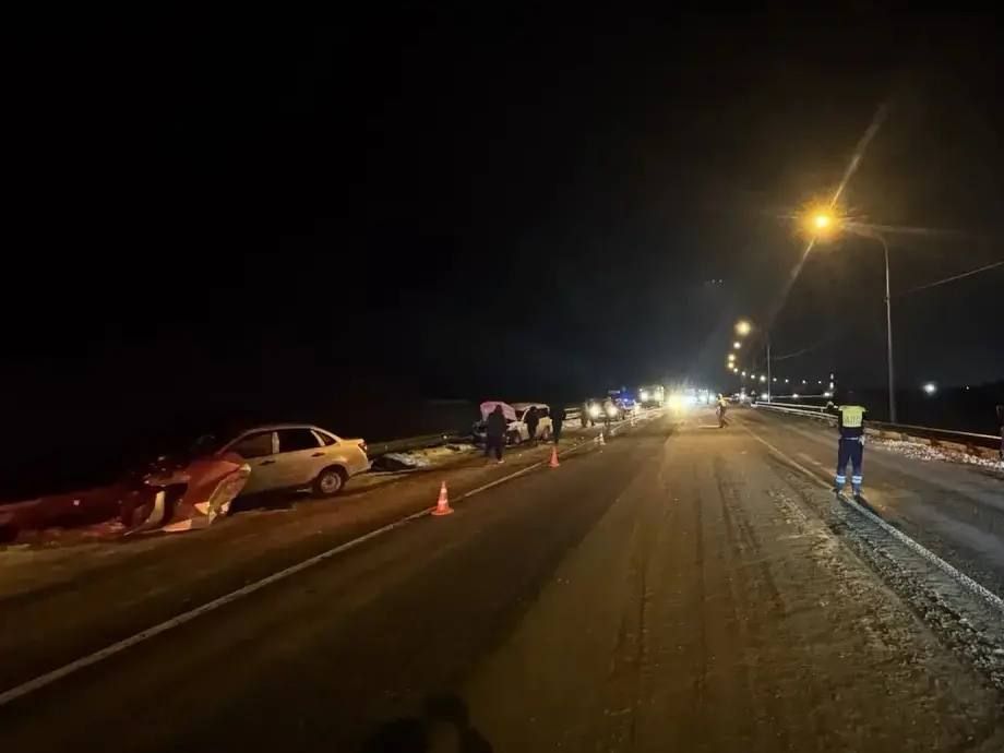 В Грачевском округе в результате встречного столкновения погиб водитель, еще один пострадал