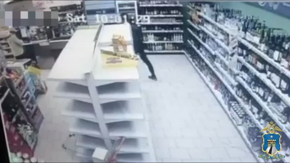 В Невинномысске перед судом предстанет постоянный клиент одного из городских магазинов, обвиняемый в трех грабежах и мелком хищении