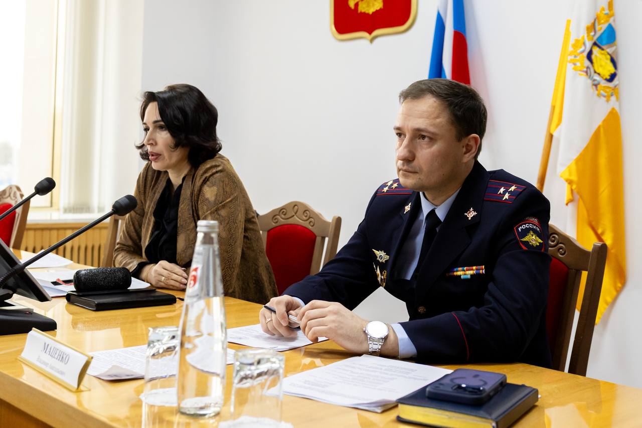 В Правительстве края состоялось заседание круглого стола с руководителями аккредитованных региональных спортивных федераций В Правительстве края состоялось заседание круглого стола с руководителями аккредитованных региональных спортивных федераций