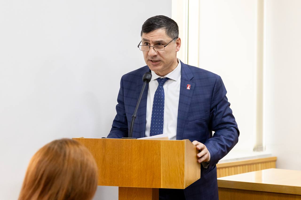 В Правительстве края состоялось заседание круглого стола с руководителями аккредитованных региональных спортивных федераций В Правительстве края состоялось заседание круглого стола с руководителями аккредитованных региональных спортивных федераций