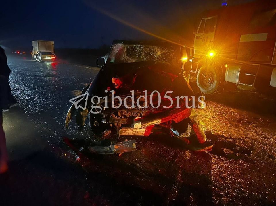 Два водителя погибли в аварии с внедорожником и легковушкой в Кизлярском районе